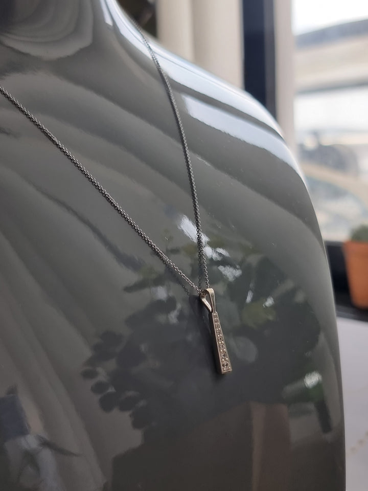 Pendant with Ascending Size of White Round Diamonds | Fête Jubilee XIV