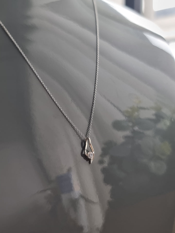 Pendant with a Single Solitaire Round White Diamond | Fête Jubilee VII