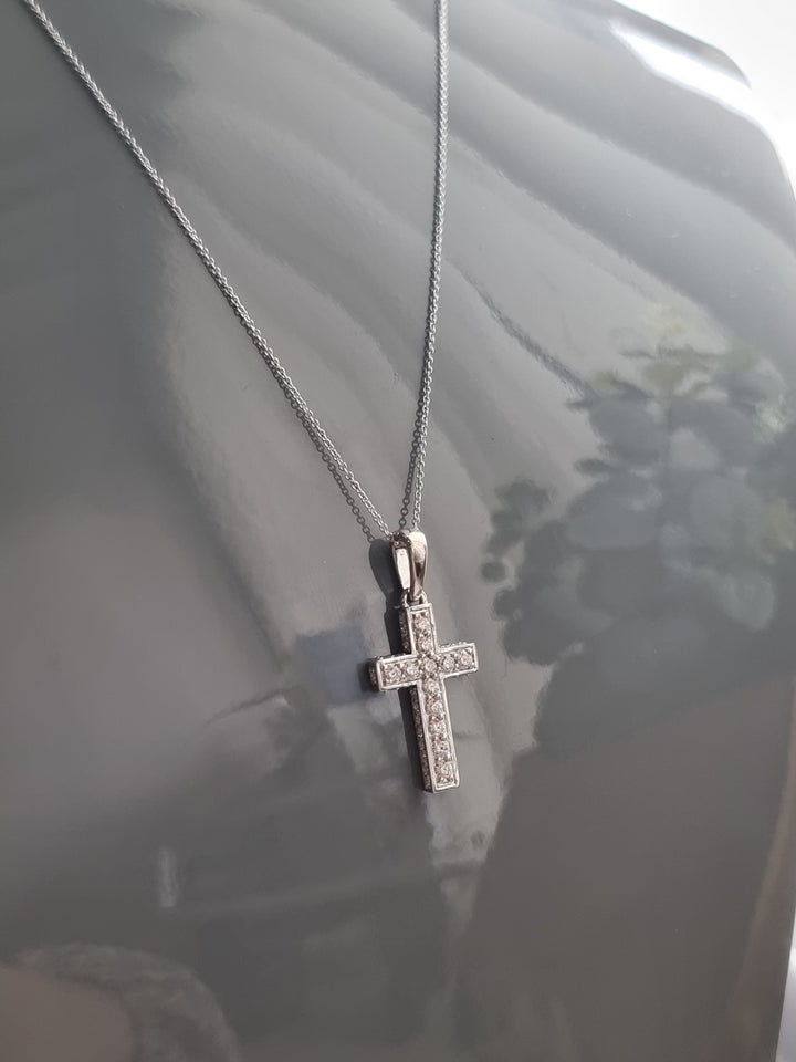 A Diamond Cross Pendant | Christianity I