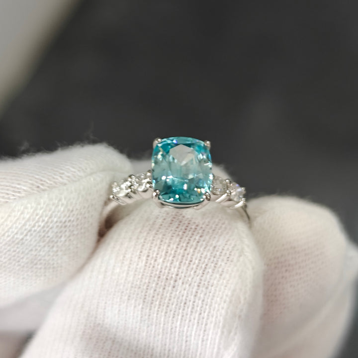 Light Blue Zircon and Diamond Ring in Platinum 950