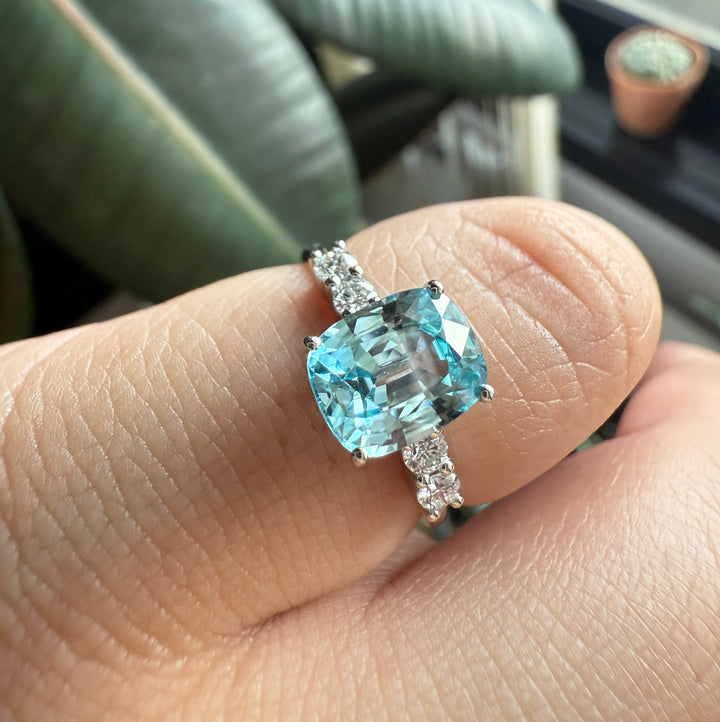 Light Blue Zircon and Diamond Ring in Platinum 950