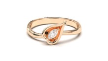 Load image into Gallery viewer, DIVINA Bloom: Flora II Ring - Divina Jewelry

