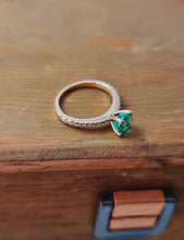 Load image into Gallery viewer, Solitaire Round Emerald Ring with Accent White Diamonds on the Shank in 18K Rose Gold

